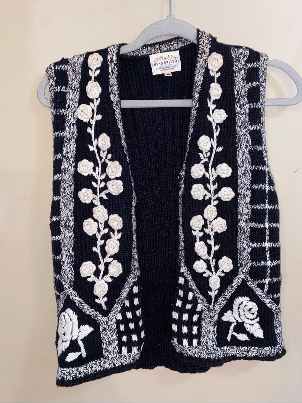 Vintage 1996 Susan Bristol Black & White Floral Knit Vest Cardigan